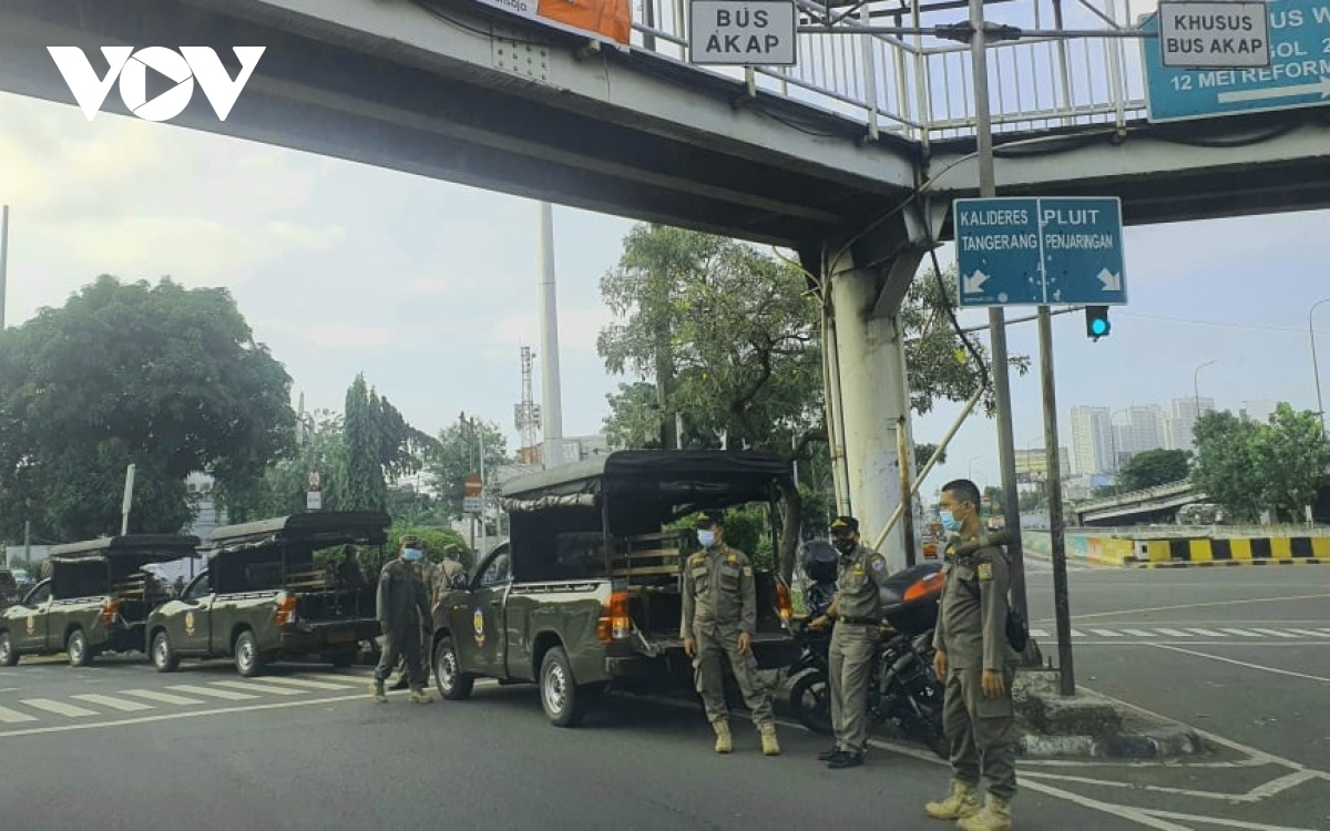 Indonesia sẽ giới hạn đến khi kiểm soát được Covid-19, Philippines vẫn khủng hoảng học tập